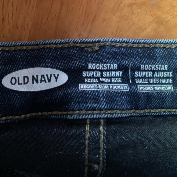 Women’s Old navy jeans - Picture 3 of 4